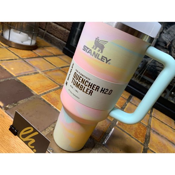 *NEW IN HAND* Stanley Quencher Flowstate Tumbler | 40 OZ Warm Serene Brushstroke - Picture 3 of 9